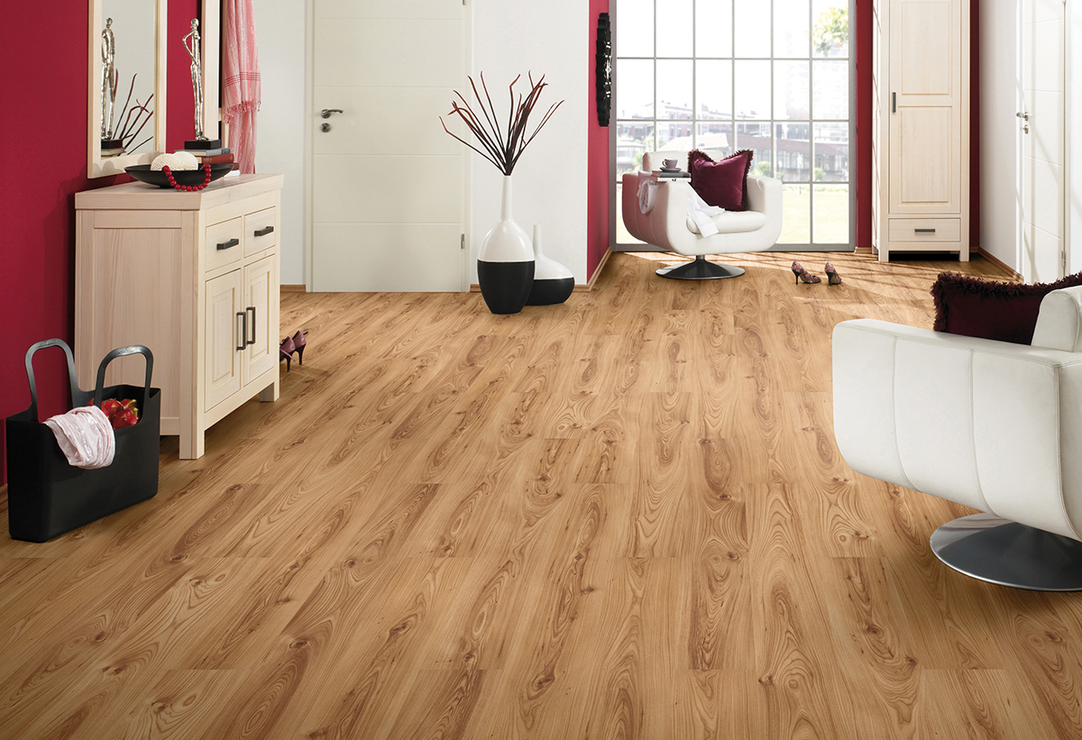 Απεικονίζεται το πάτωμα τοποθετημένο σε ένα δωμάτιο..